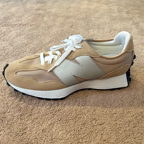 New Balance 327 Sneakers - Picture 2 of 11